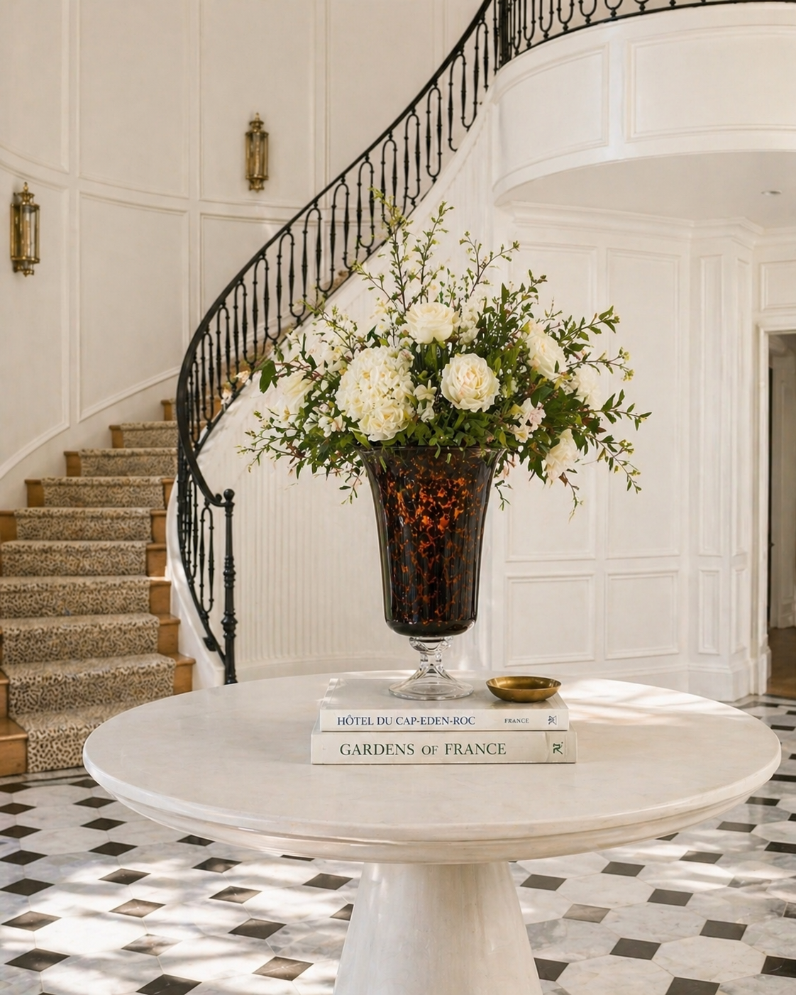 Grand Park Avenue Tortoise Glass Vase