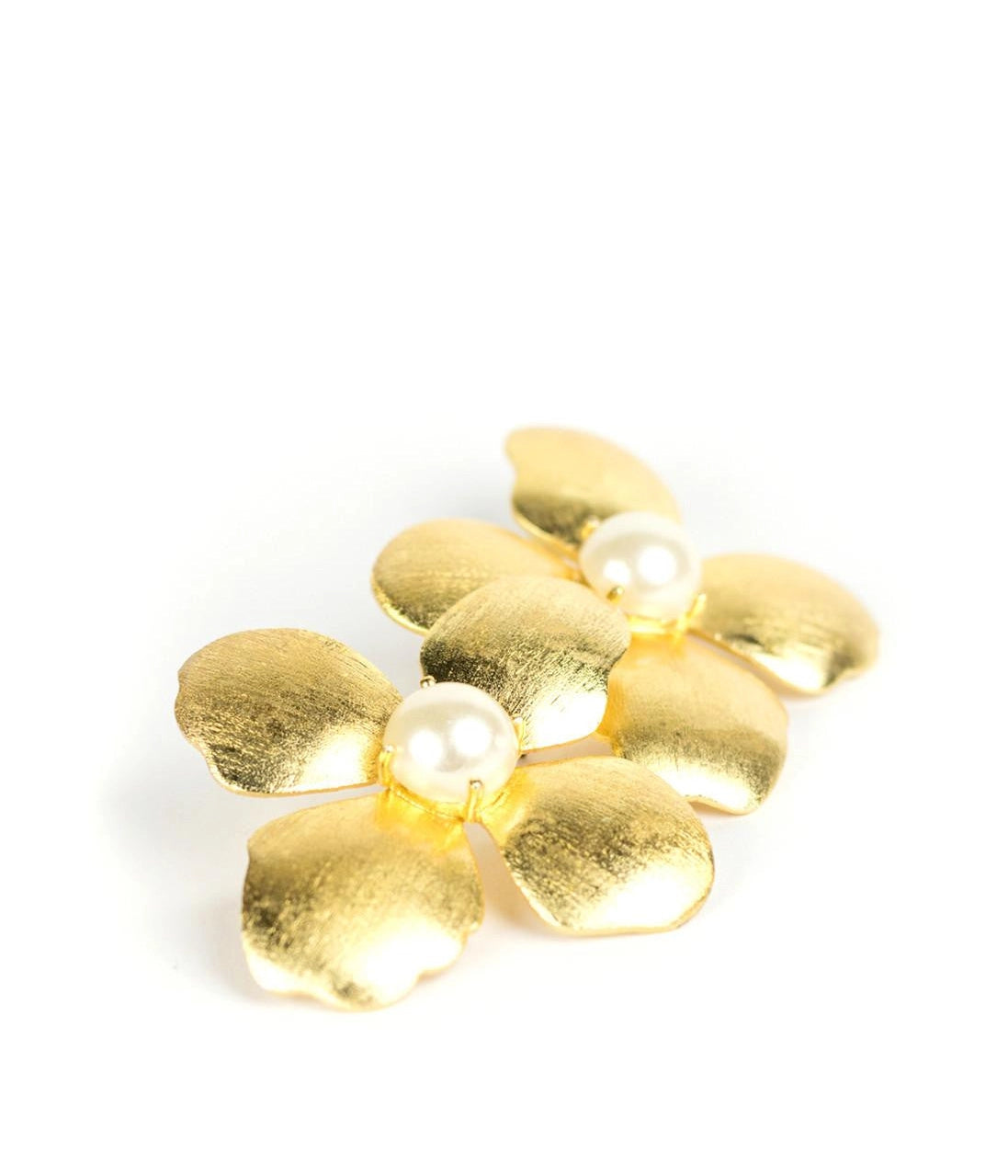 Maggie - Pearl Floral Earrings