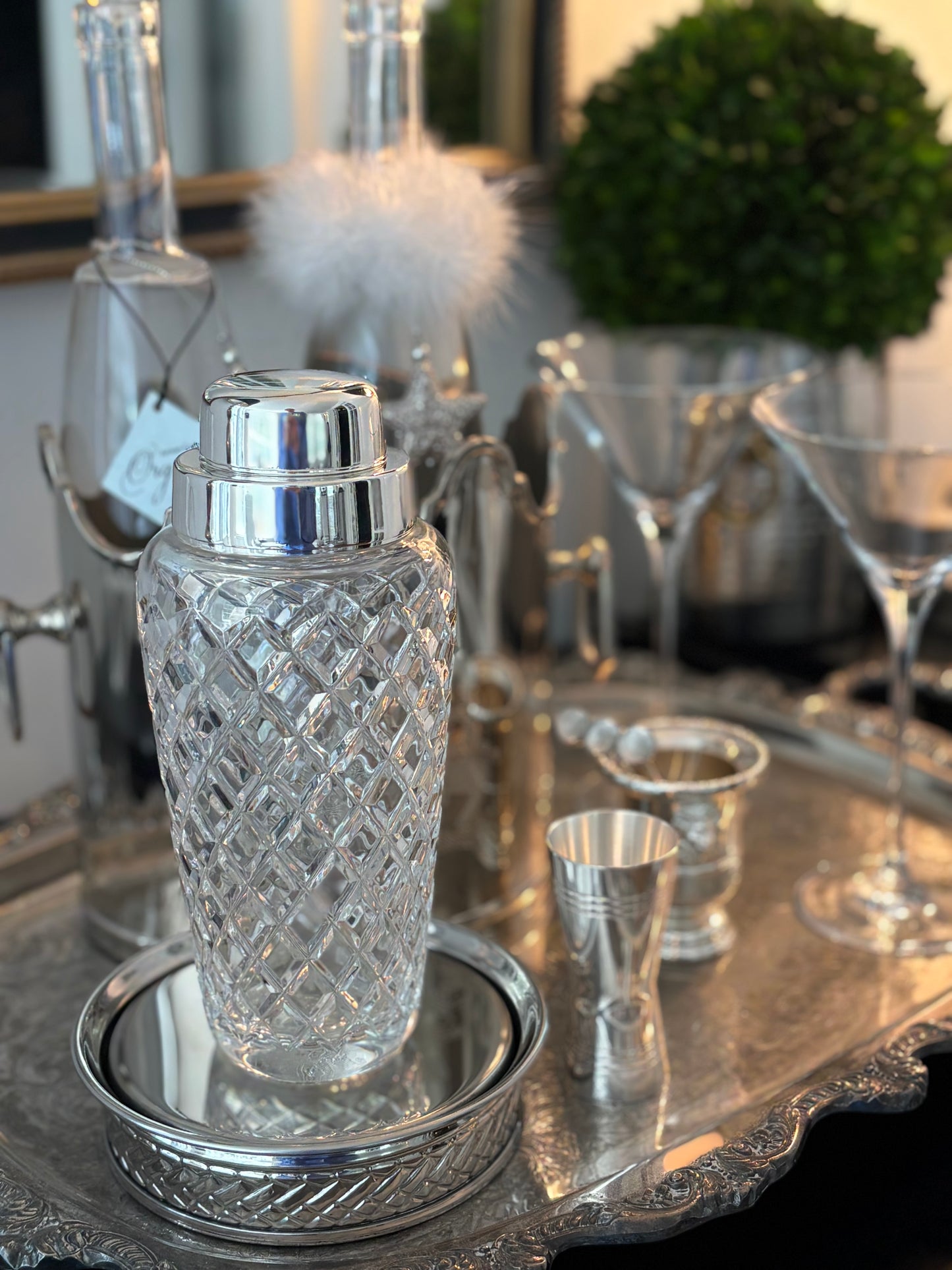 Hôtel Silver - Vintage Cut Glass Cocktail Shaker