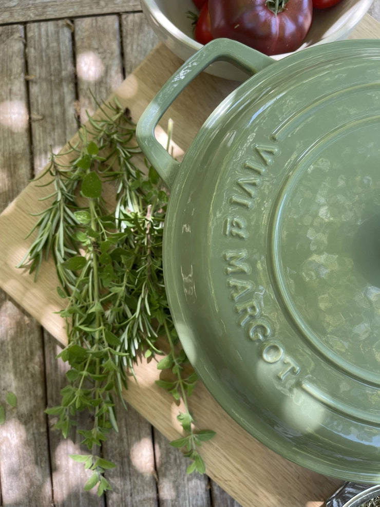 Cast Iron Dutch Oven - Vivi Et Margot, Sage Green
