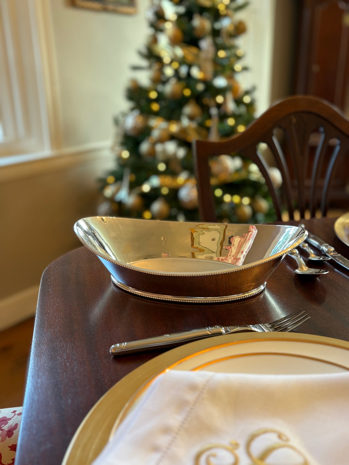 Hôtel Silver - Vintage Beaded Rim Bread Basket